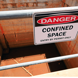 "danger, confined space" sign